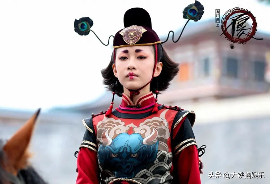 饰演蚩梦的是刘宸希,她出演这部剧的时候才12岁